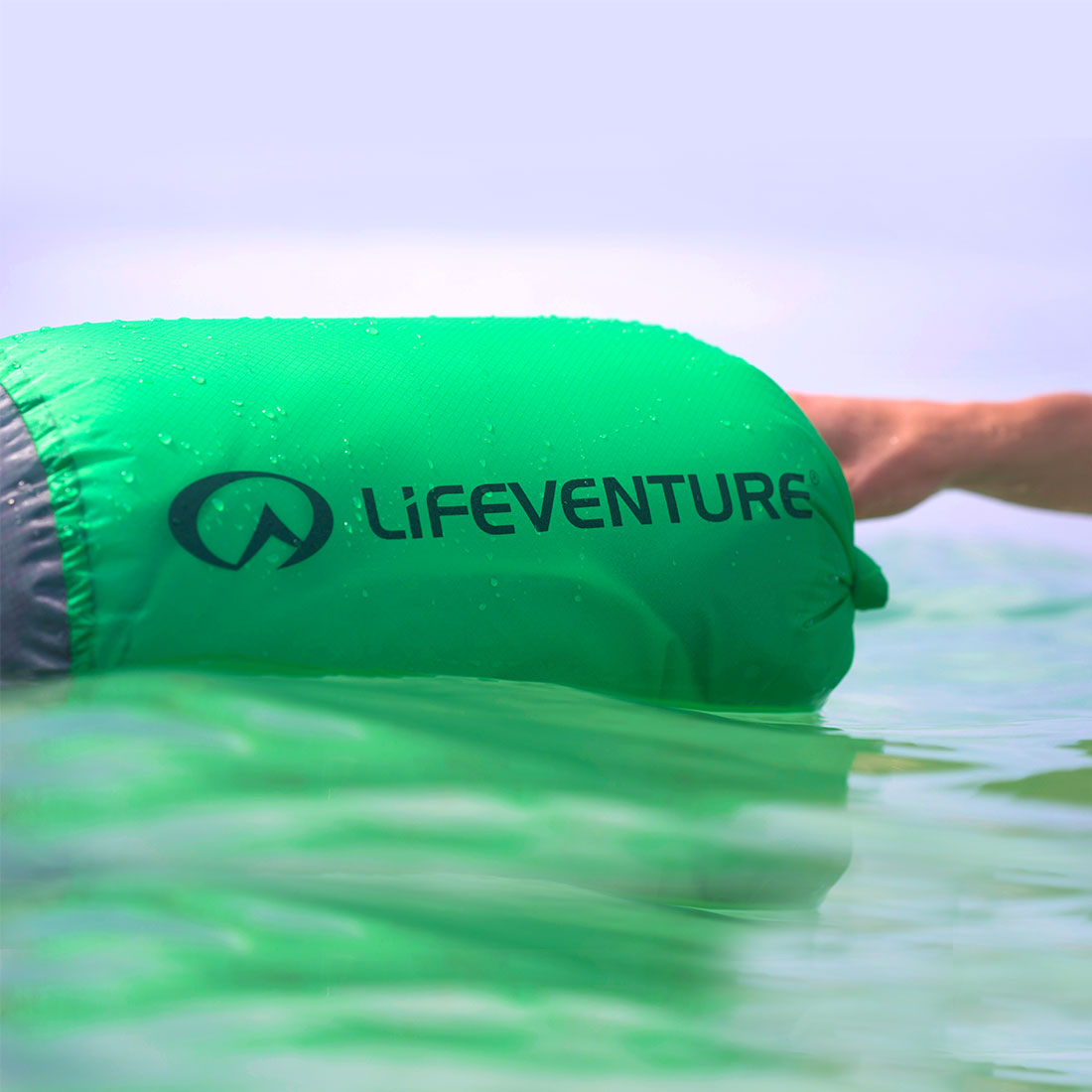 Lifeventure ultralight 2024 dry bag